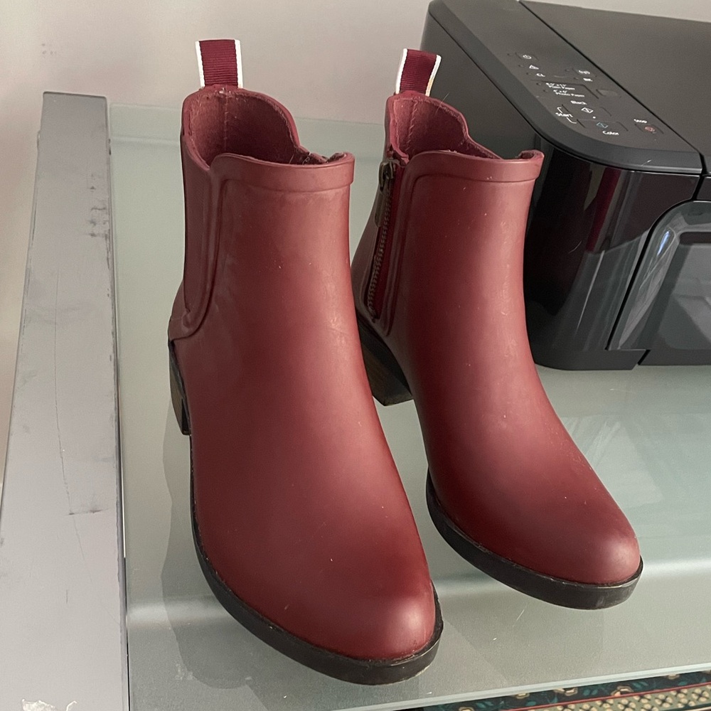 Lucky Brand red rain boots